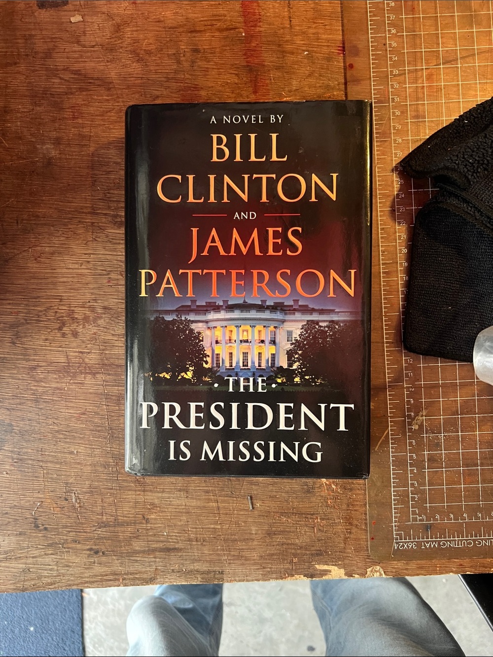 Bill Clinton & James Patterson "The President Is Missing" - Black/Orange Cover